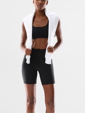 Aritzia Butter cheeky hi-rise 7” short